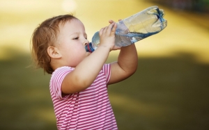 7 Tips Mudah untuk Pastikan Anda Minum Air Secukupnya Setiap Hari