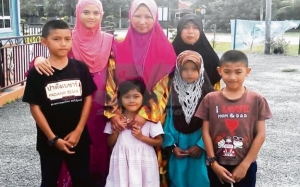 Wanita Ini Korbankan Hidup Untuk Besarkan Adik-Adik Tirinya di Johor