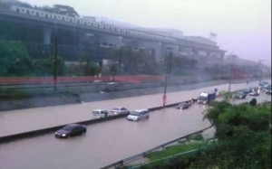 Kesesakan Teruk di Lembah Klang Akibat Banjir Kilat
