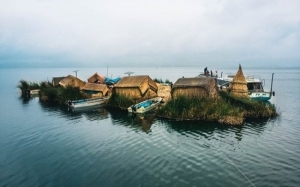Keunikan Kaum Uru Yang Membina Rumah di Atas Pulau Terapung