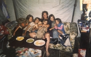 20 Tahun Diculik dan Diseksa Ayah Tiri Sendiri : Kisah Rosalynn Michelle McGinnis