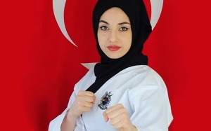 KÜBRA DAĞLI : Juara Dunia Taekwando Yang Berjaya Pecahkan Stereotaip Wanita Bertudung Di Turki
