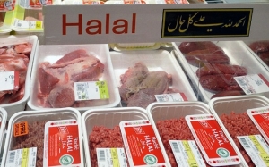 Orang Melayu Suka Main Tiru je Kalau Nak Makan Makanan Halal