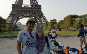 Suami Isteri Tunggang Motor RS150 Dari Malaysia ke London