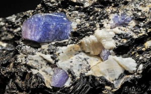 Penemuan Mineral Baru di Israel Dikatakan Lebih Keras Dari Berlian