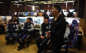 Sekolah Di China Ini Tawarkan Kursus Permainan Video (E-sport) - Sekolah Teknikal Lanxiang