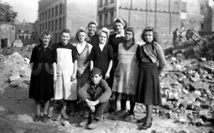 Trümmerfrauen: Kumpulan Wanita Yang Membina Semula Jerman Selepas Perang Dunia Kedua